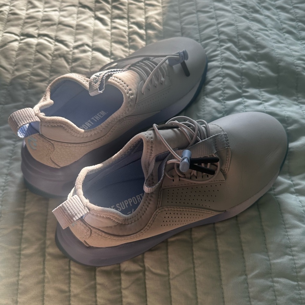 Women's Athletic Shoes in gray